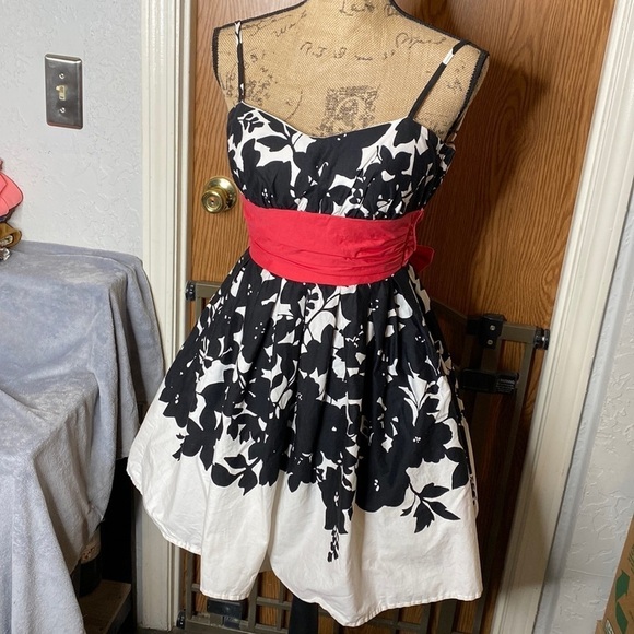 B Darlin Black White Dress w Pink Size 3/4 - Picture 1 of 6